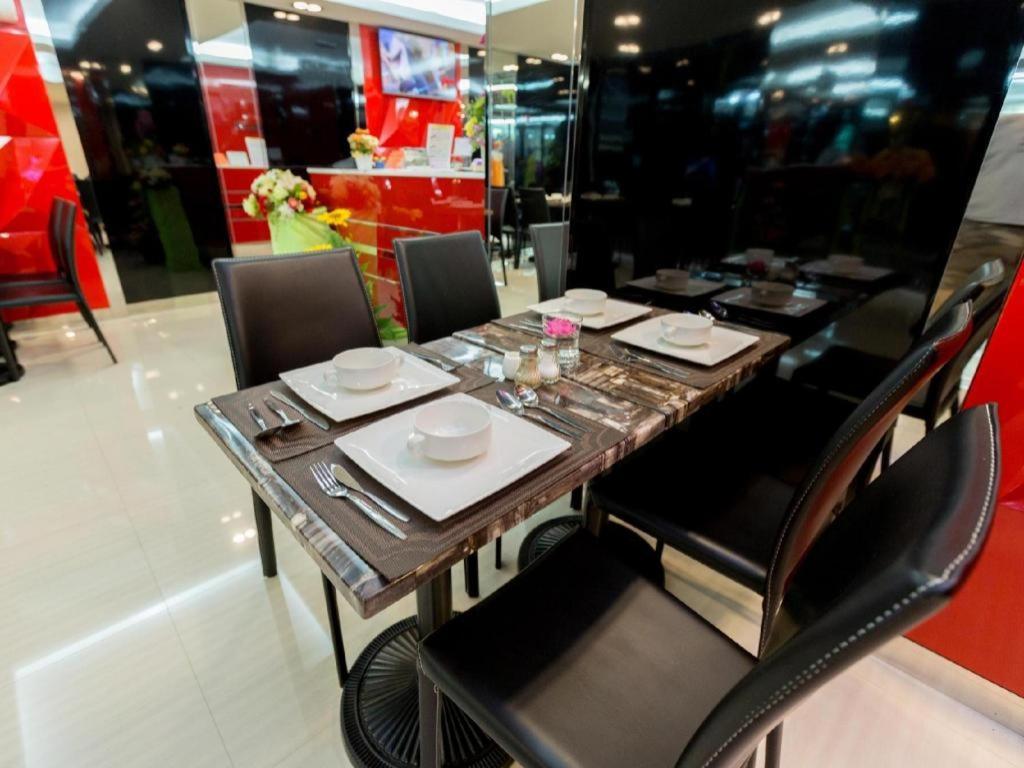 Euro Luxury Pavillion Pratunam Бангкок Экстерьер фото